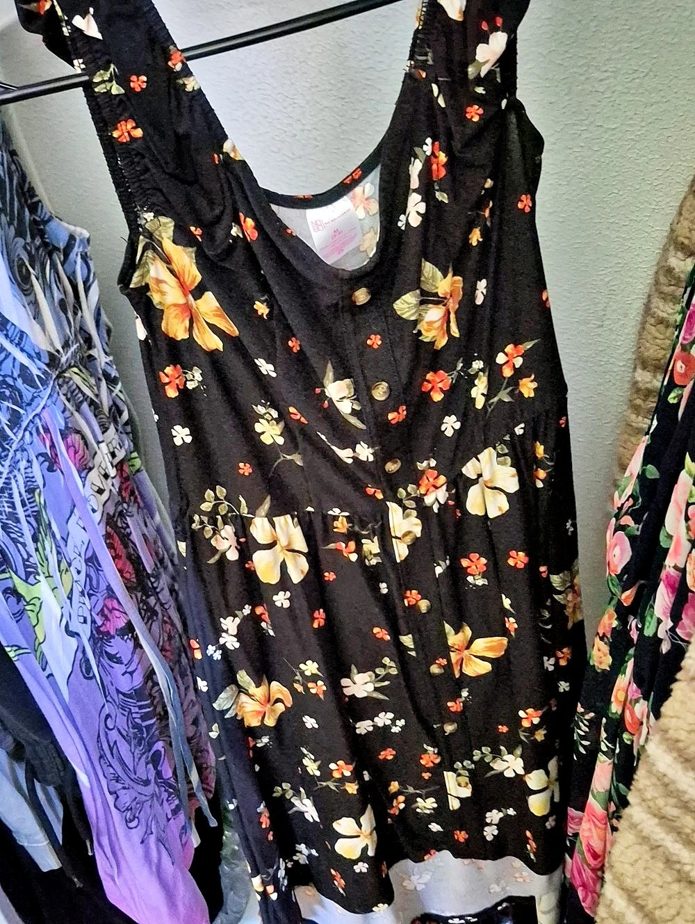 No Boundaries Floral Dress Size Medium (7-9) Like New